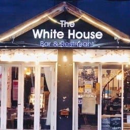 The White House ปากซอยสามเสน1