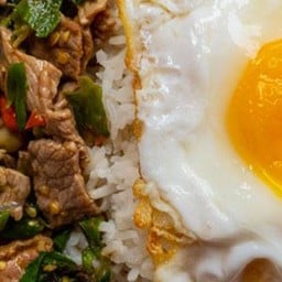 ข้าวกระเพราเนื้อ