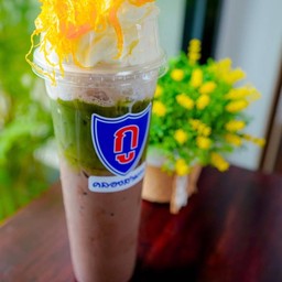 ยีราฟโกโก้ชาเขียว+วิปครีม+ฝอยทอง