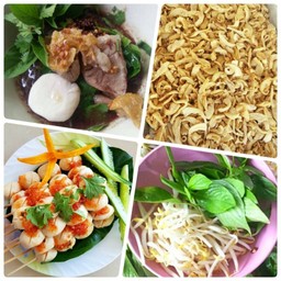!!ชุดเซ็ตก๋วยเตี๋ยวเรือหมู + กากหมูเจียว + ลูกชิ้นปิ้ง 1 ชุด 6 ไม้