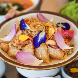 ยำส้มโอบ้านและเกสร
