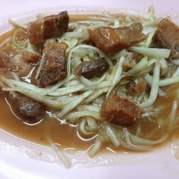 กุ้ยช่ายขาวผัดหมูกรอบ