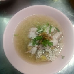 บะหมี่น้ำหมูแดง