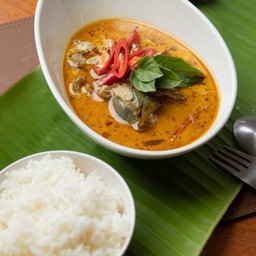 ข้าวราดแกงเขียวหวานเนื้อ