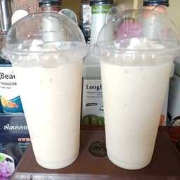 กล้วยหอมนมสดปั่น ( แก้วยีราฟ )