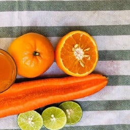 เสริฟด้วย เสาวรส แครรอท ส้ม