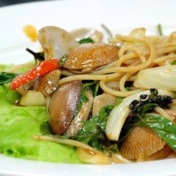 สปาเก็ตตี้ผัดหอยลายน้ำพริกเผา