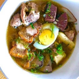 ฟ้าใสก๋วยจั๊บสูตรโบราณ และ อาหารตามสั่ง