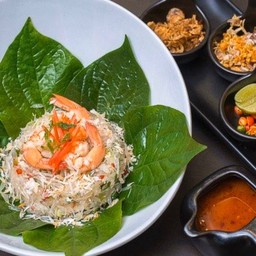 ยำส้มโอกุ้งสด
