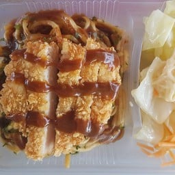 ยากิโซบะหน้าหมูทอด