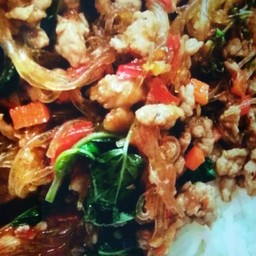 ข้าวกะเพรา หมูสับวุ้นเส้น