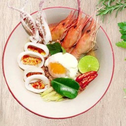 BB.ก๋วยเตี๋ยวต้มยำน้ำข้นแซ่บจี๊ด