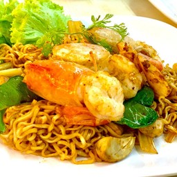 มาม่าผัดต้มยำกุ้งใหญ่