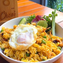 ข้าวผัดสับปะรดไก่ไข่ดาว