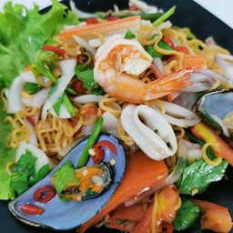 ลาบมาม่าทะเล