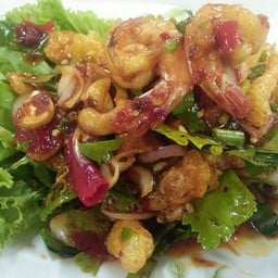 ยำสามกรอบ