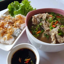 นั่งหน้าหม้อ-ก๋วยเตี๋ยวปากหม้อ