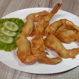 กุ้งหรือปลาหมึกชุบแป้งทอด