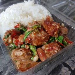 ข้าวกะเพราหมูกรอบ