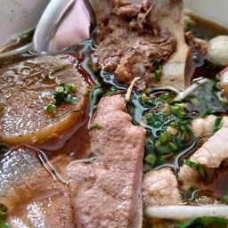 ก๋วยเตี๋ยวหมูเลียง จันทบุรี ฮิ !!