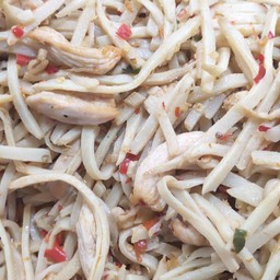ผัดหน่อไม้ไก่