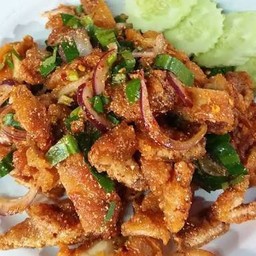 ยำไก่แซ่บ