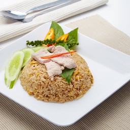 ครัวนายป.byป.ข้าวผัดปู อาคารจอดรถโรงพยาบาลธรรมศาตร์