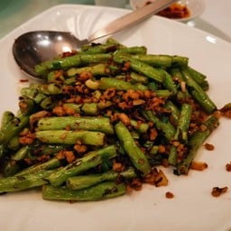 ผัดถั่วแขกหมูสับกานาฉ่าย