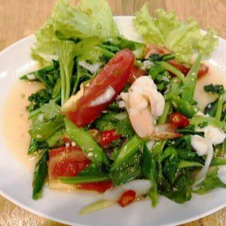 ผักบุ้งไฟแดง