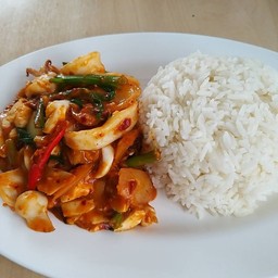 ข้าวปลาหมึกผัดไข่เค็ม + น้ำเก๊กฮวย