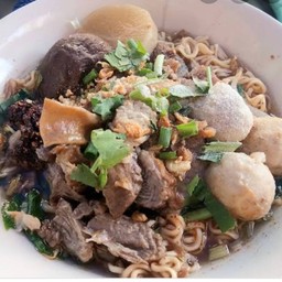 มาม่าน้ำตกรวมพิเศษ