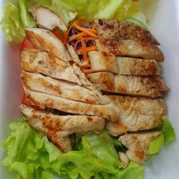 สลัดสเต็กไก่ สไปรซี่