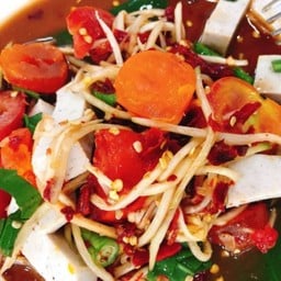 ตำหมูยอไข่แดงมีเส้น