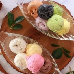 ไอติมบ้านกิ๊ฟก้อย