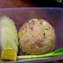 ข้าวผัดแหนม