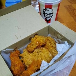 KFC โลตัสปราณบุรี