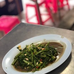 ผัดผักบุ้งไฟแดง