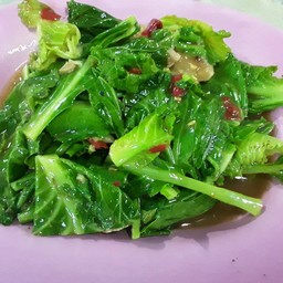 ผักแขนงปลาเค็มเป็นกับข้าว