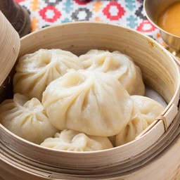 ชกเกน โมโม่