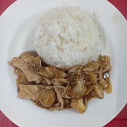 หมูน้ำมันหอยใส่เห็ด