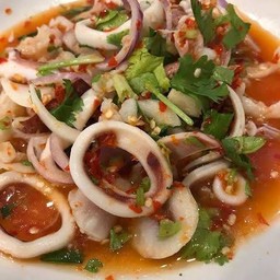 ยำปลาหมึก