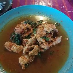 หมูผัดใบยี่หร่า