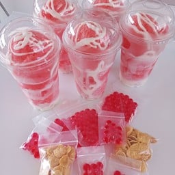 ยู่ยี่ สตอเบอรี่โยเกิร์ต
