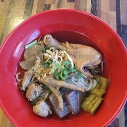 เมืองชล ก๋วยเตี๋ยวไก่มะระ