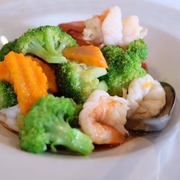 บล็อคโคลี่ ผัดกุ้งสด