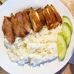 ข้าวรวมหมูไก่อบ