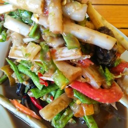 ตำถั่วฟักยาว+ไหลบัว ปลาร้า