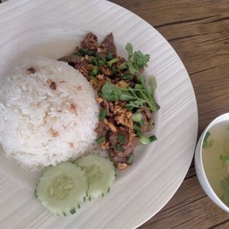 เนื้อทอดกระเทียมพริกไทย+ไข่ดาว