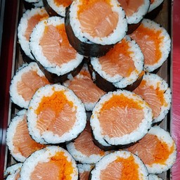 ข้าวห่อแซลมอนไข่กุ้ง.