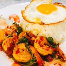 หลงรัก กะเพราป่าพริกแห้ง